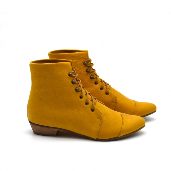 Yellow leather lace up boots, Polly Jean