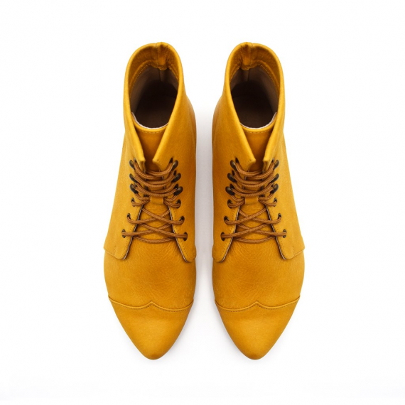 Yellow leather lace up boots, Polly Jean