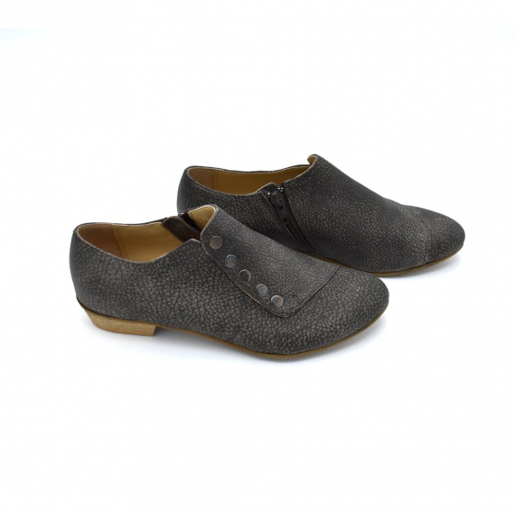 Grace shoes in brown textured leather