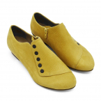 Grace, Banana yellow leather shoes