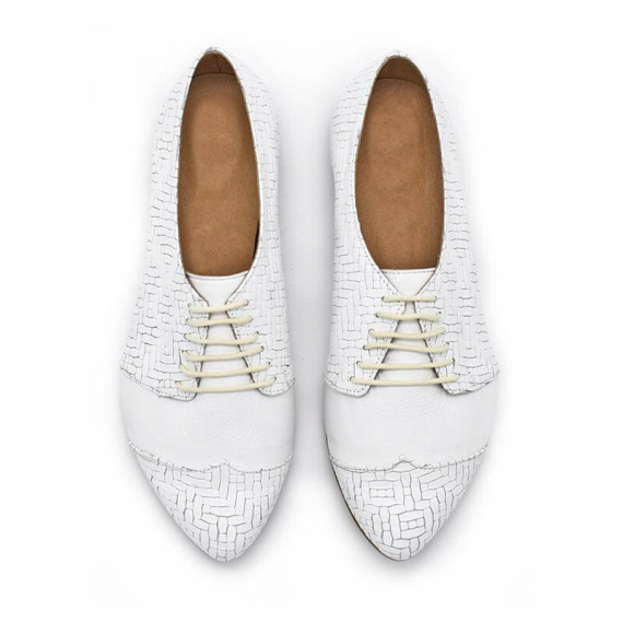 White textured oxford shoes, Polly jean